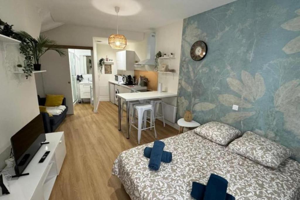 Appartement Cosy Sereni - 4 Pax - Chateau Et Terrasse 25m2 *
